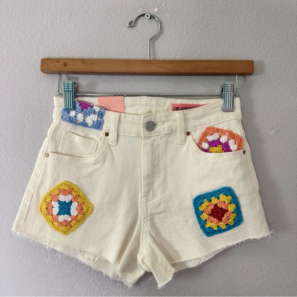 New Blank NYC Cream Jean Shorts with Colorful Crochet Patches Girls Kids Size 12 - Picture 16 of 16